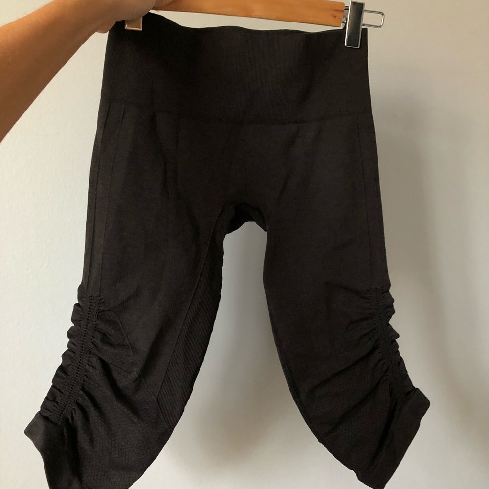 In The Flow Crop Leggings